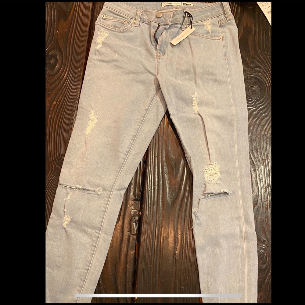 Lovers + Friends size 28R distressed jeans. NWT